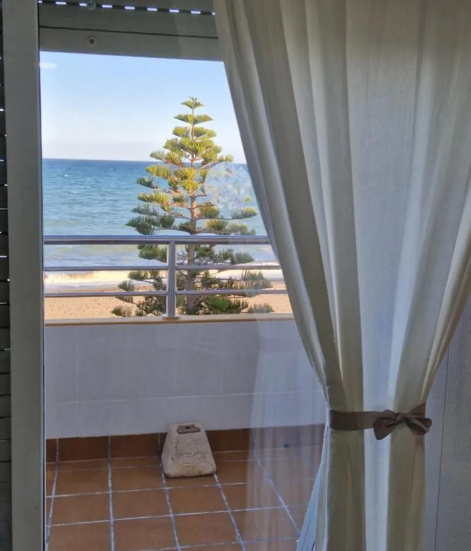 Atico Frente Al Mar, Un Dormitorio 