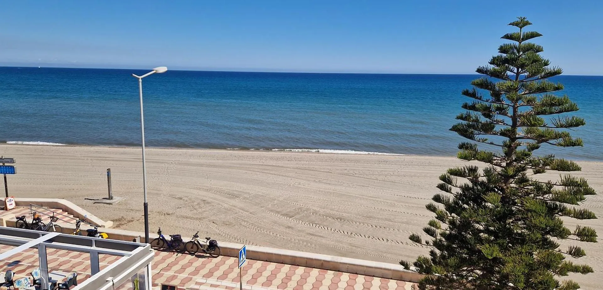 Atico Frente Al Mar, Un Dormitorio 