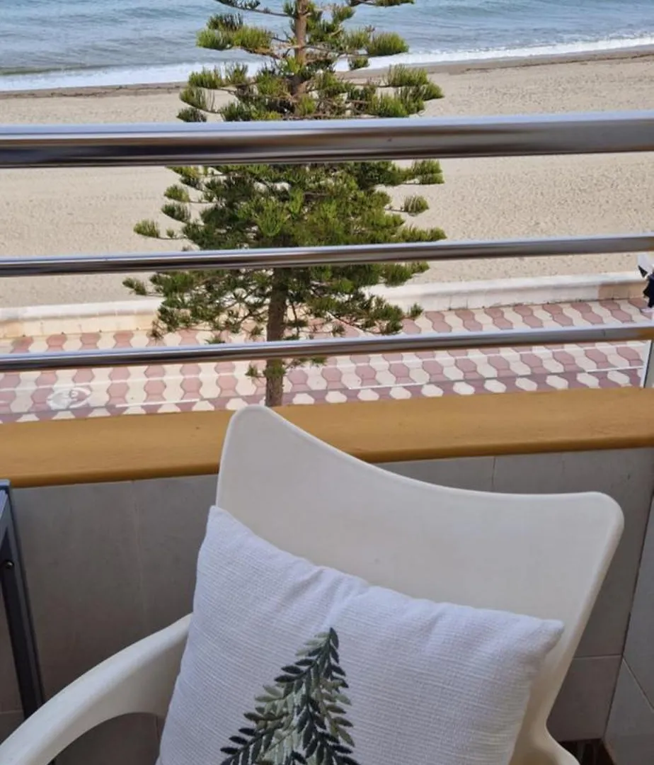 Atico Frente Al Mar, Un Dormitorio 