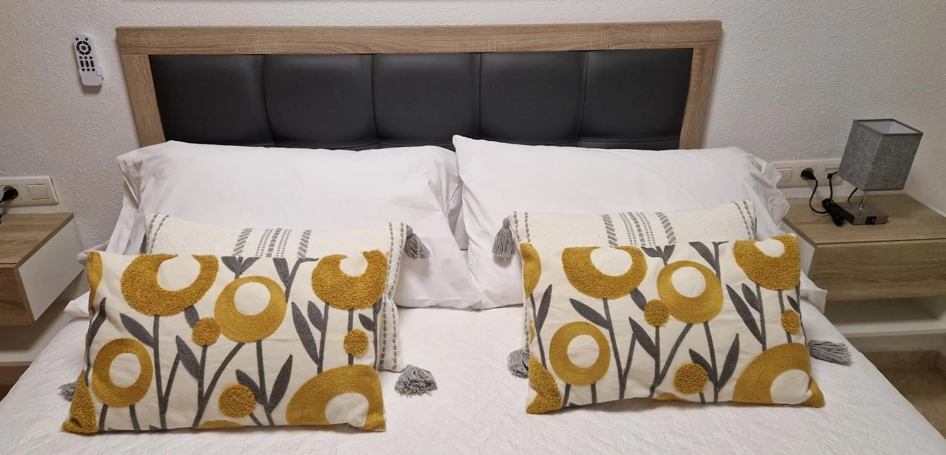 Atico Frente Al Mar, Un Dormitorio 