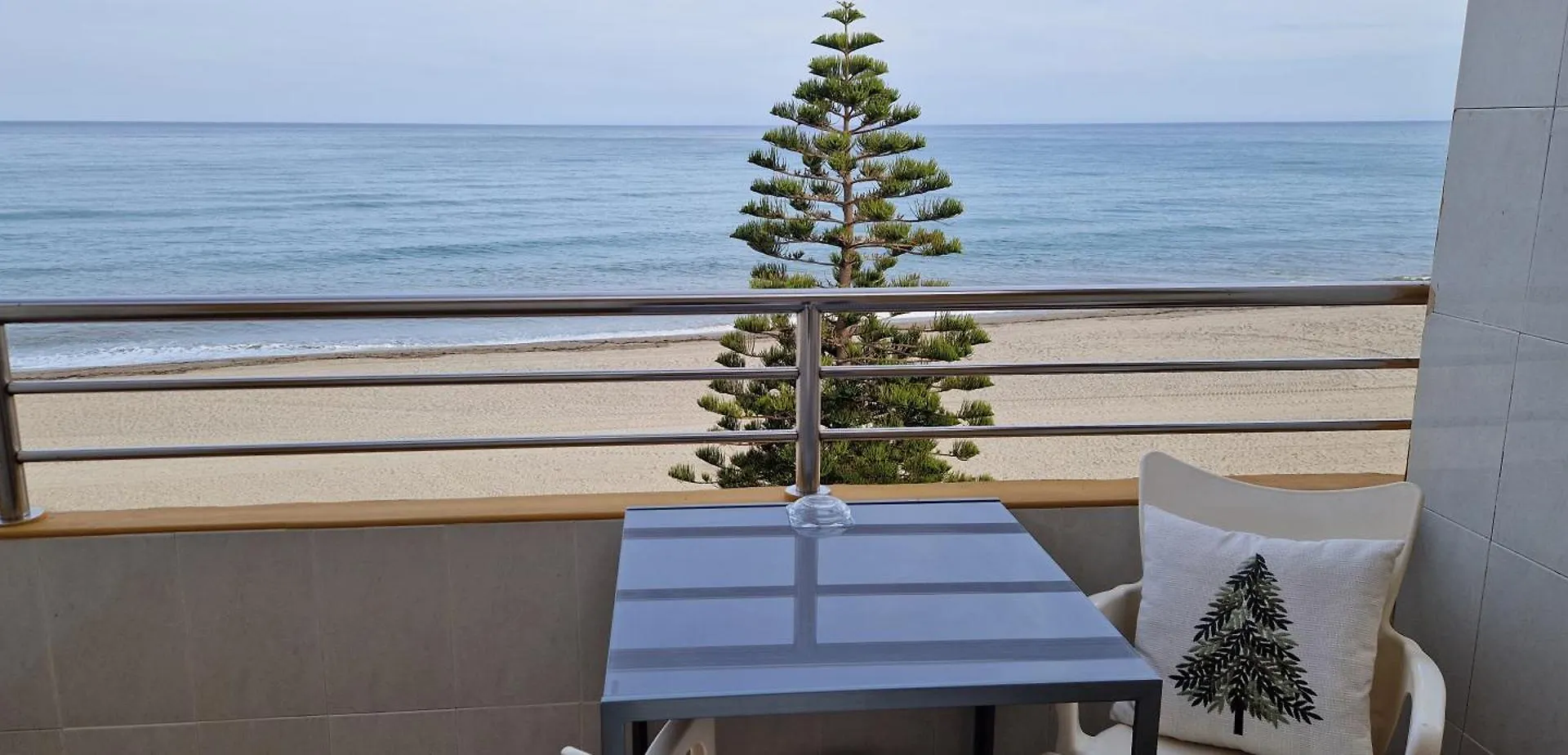 Atico Frente Al Mar, Un Dormitorio 