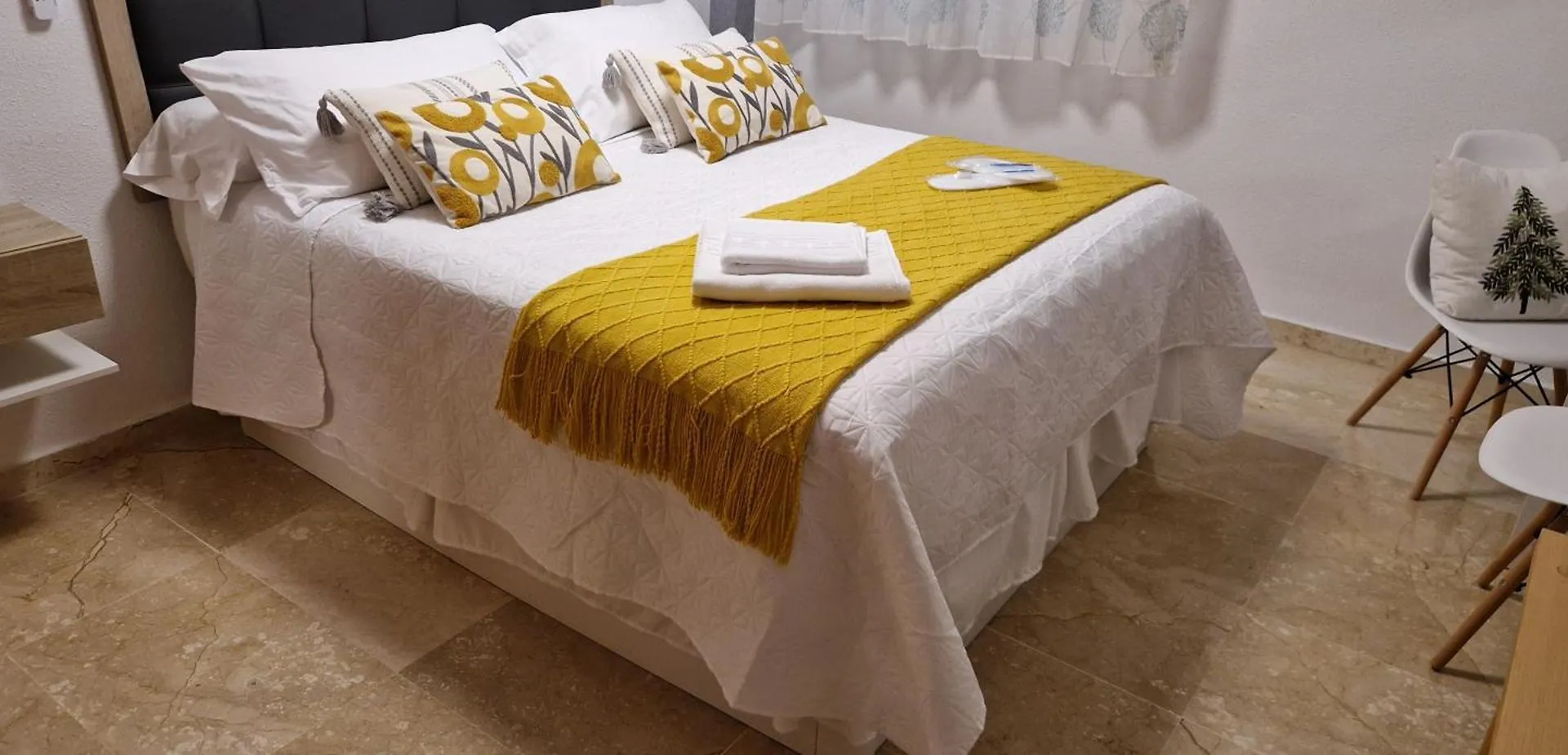 Atico Frente Al Mar, Un Dormitorio 